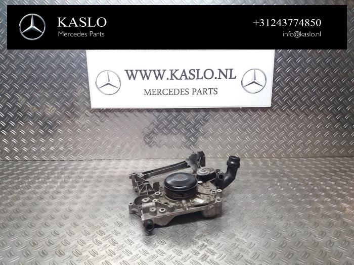 Begagnade Vattenpump Mercedes C (W205) C-220 2.2 CDI BlueTEC, C-220 d 16V Pris € 50,00 Marginaltabell erbjuds av kaslo auto parts