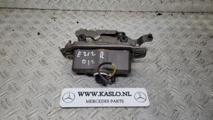Used Bonnet Hinge Mercedes E (W212) E-250 CDI 16V BlueEfficiency Price € 50,00 Margin scheme offered by kaslo auto parts