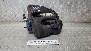 Used Front windscreen washer reservoir Mercedes S (W221) 3.0 S-320 CDI 24V Price € 50,00 Margin scheme offered by kaslo auto parts