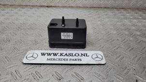 Used Electric central locking vacuum pump Mercedes S (W221) 3.0 S-320 CDI 24V Price € 50,00 Margin scheme offered by kaslo auto parts