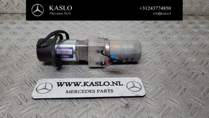 Begagnade Hydraulpump Mercedes S (W221) 3.0 S-320 CDI 24V Pris € 150,00 Marginaltabell erbjuds av kaslo auto parts