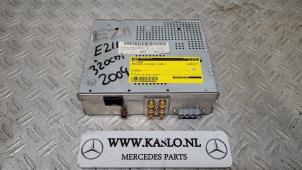 Używane Tuner TV Mercedes E (W211) Cena na żądanie oferowane przez kaslo auto parts