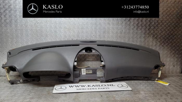 Używane Panel Mercedes E (W211) 3.2 E-320 CDI 24V Cena na żądanie oferowane przez kaslo auto parts
