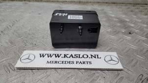 Używane Pompa prózniowa elektrycznego zamka drzwiowego Mercedes S (W221) 3.0 S-320 CDI 24V Cena € 50,00 Procedura marży oferowane przez kaslo auto parts