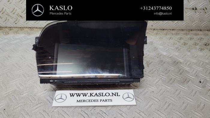 Begagnade Innerdisplay Mercedes S (W221) 3.0 S-320 CDI 24V Pris € 100,00 Marginaltabell erbjuds av kaslo auto parts