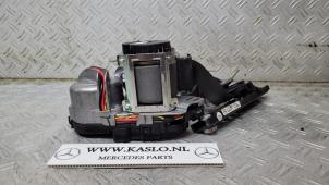 Used Front seatbelt, right Mercedes S (W221) 3.0 S-320 CDI 24V Price € 150,00 Margin scheme offered by kaslo auto parts