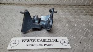 Used Rear door hinge, right Mercedes A (W176) 1.5 A-180 CDI, A-180d 16V Price € 50,00 Margin scheme offered by kaslo auto parts