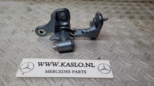 Used Front door hinge, left Mercedes A (W176) 1.5 A-180 CDI, A-180d 16V Price € 50,00 Margin scheme offered by kaslo auto parts