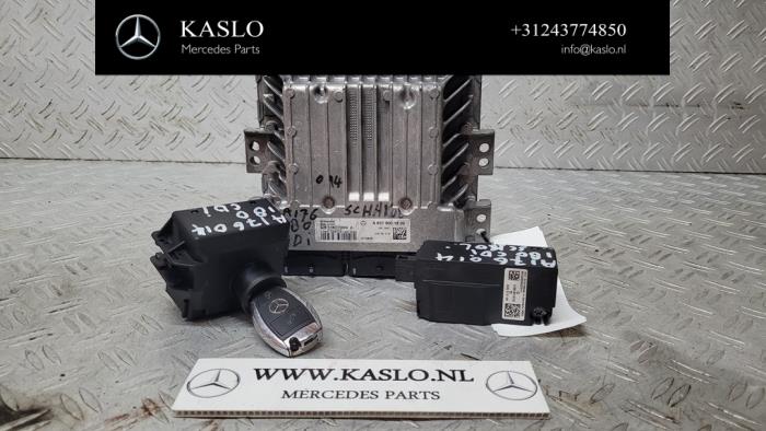 Usagé Serrure de contact + ordinateur Mercedes A (W176) 1.5 A-180 CDI, A-180d 16V Prix € 300,00 Règlement à la marge proposé par kaslo auto parts