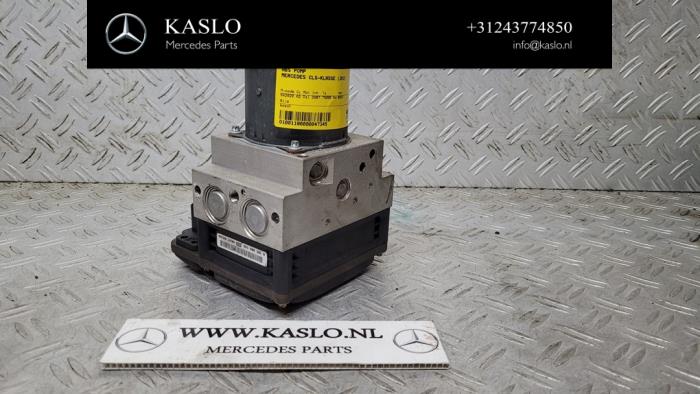Używane Pompa ABS Mercedes CLS (C219) 350 CDI 24V Cena € 200,00 Procedura marży oferowane przez kaslo auto parts