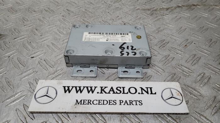 Regeleinheit Multi Media van een Mercedes-Benz CLS (C219) 350 CDI 24V 2010