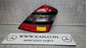 Usados Luz trasera derecha Mercedes S (W221) Precio € 100,00 Norma de margen ofrecido por kaslo auto parts