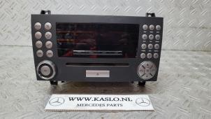 Used Radio CD player Mercedes SLK (R171) 1.8 200 K 16V Price € 150,00 Margin scheme offered by kaslo auto parts