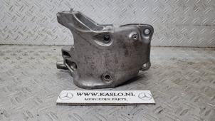 Usagé Support moteur Mercedes A (177.0) 2.0 A-220 Turbo 16V Prix € 75,00 Règlement à la marge proposé par kaslo auto parts