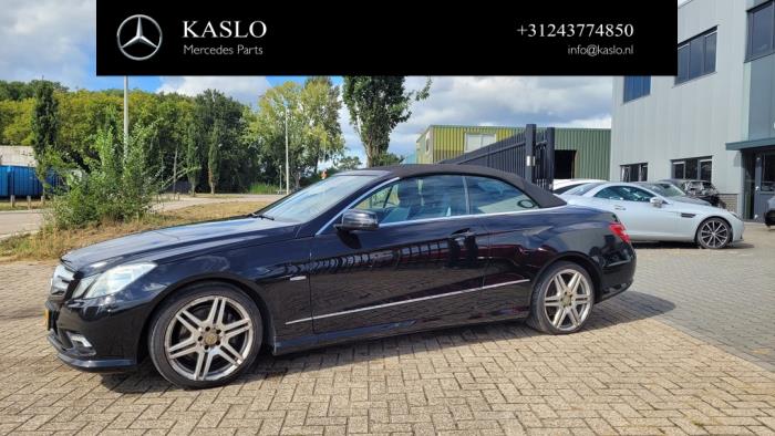 Używane Miekki dach cabrio Mercedes E (R207) E-350 CDI V6 24V Cena € 750,00 Procedura marży oferowane przez kaslo auto parts