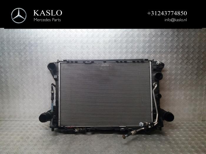 Klima Kondensor van een Mercedes-Benz C Estate (S204) 1.8 C-180 CGI 16V 2010