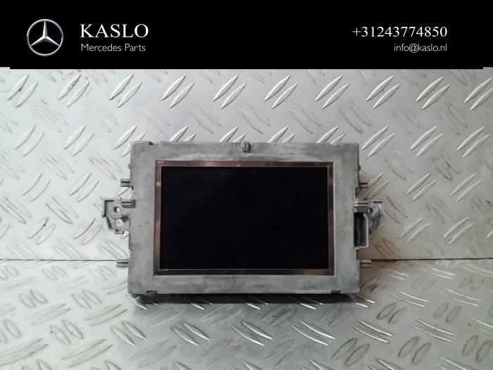 Begagnade Innerdisplay Mercedes E (W212) E-220 CDI 16V BlueEfficiency Pris € 50,00 Marginaltabell erbjuds av kaslo auto parts