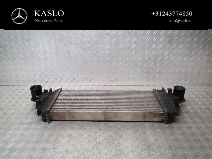 Usados Intercooler Mercedes ML II (164/4JG) 3.0 ML-320 CDI 4-Matic V6 24V Precio € 50,00 Norma de margen ofrecido por kaslo auto parts