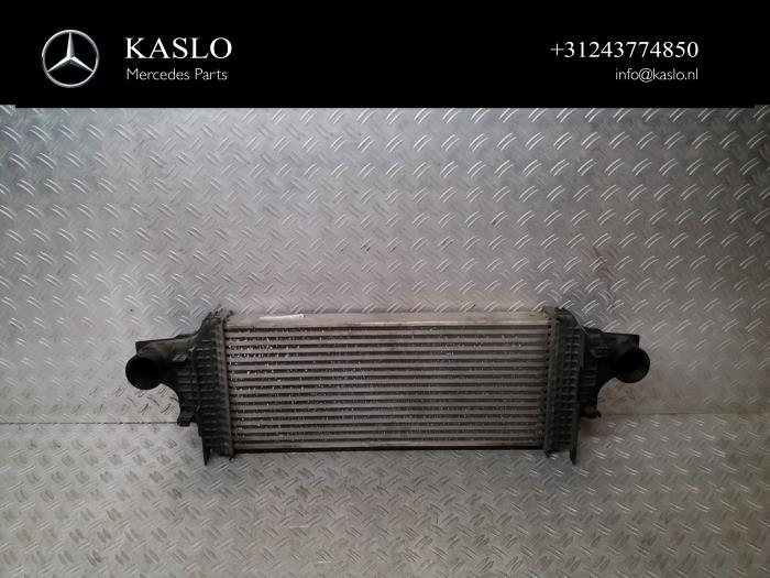 Usados Intercooler Mercedes ML II (164/4JG) 3.0 ML-280 CDI 4-Matic V6 24V Precio € 50,00 Norma de margen ofrecido por kaslo auto parts