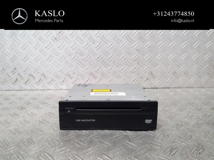 Używane Odtwarzacz DVD Mercedes CLS (C219) 350 3.5 V6 18V Cena € 100,00 Procedura marży oferowane przez kaslo auto parts