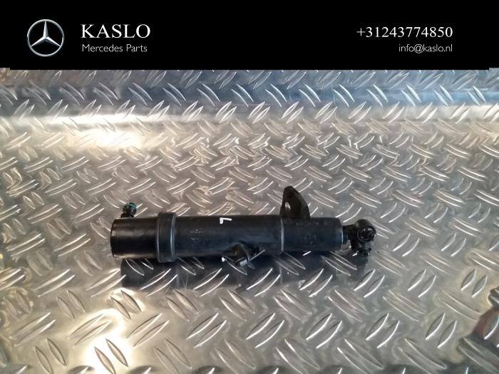 Używane Spryskiwacz reflektorów Mercedes CLK (R209) 2.6 240 V6 18V Cena € 20,00 Procedura marży oferowane przez kaslo auto parts