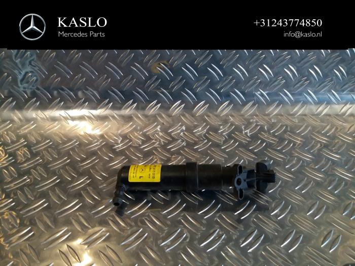Używane Spryskiwacz reflektorów Mercedes C (W203) 2.0 C-180 16V Cena € 30,00 Procedura marży oferowane przez kaslo auto parts