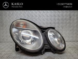Used Headlight, right Mercedes E (W211) 2.2 E-220 CDI 16V Price € 150,00 Margin scheme offered by kaslo auto parts