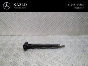 Used Injector (diesel) Mercedes E (W212) E-220 CDI 16V BlueEfficiency Price € 75,00 Margin scheme offered by kaslo auto parts