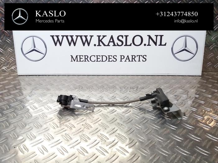 Usados Ventanilla triangular derecha detrás Mercedes R (W251) 3.0 280 CDI 24V 4-Matic Precio € 30,00 Norma de margen ofrecido por kaslo auto parts