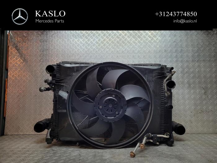 Used Radiator fan Mercedes E (W212) E-350 CDI BlueEfficiency 3.0 V6 24V Price € 200,00 Margin scheme offered by kaslo auto parts