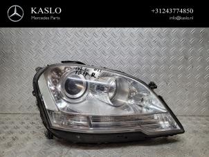 Used Headlight, right Mercedes ML II (164/4JG) 3.0 ML-350 CDI BlueTec 4-Matic V6 24V Price € 250,00 Margin scheme offered by kaslo auto parts