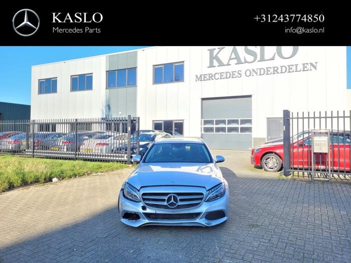 Phare gauche d'un Mercedes-Benz C Estate (S205) C-350 e 2.0 16V 2016