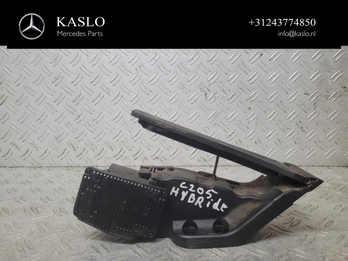 Begagnade Gaspedal Mercedes C Estate (S205) C-350 e 2.0 16V Pris € 50,00 Marginaltabell erbjuds av kaslo auto parts
