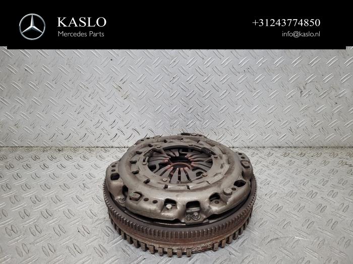 Begagnade Tvåmassesvänghjul Mercedes A (W176) 1.5 A-180 CDI, A-180d 16V Pris € 250,00 Marginaltabell erbjuds av kaslo auto parts