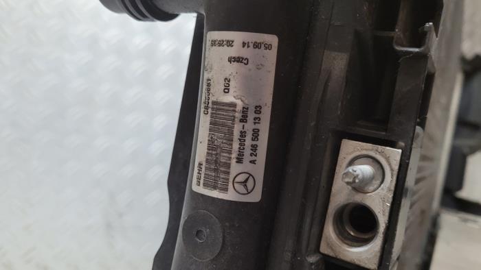 Radiator fan from a Mercedes-Benz B (W246,242) 1.5 B-180 CDI 16V 2014