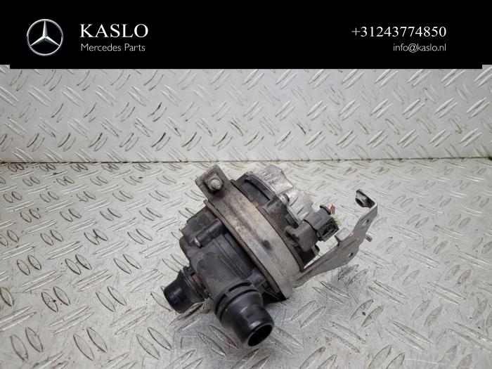 Begagnade Extra vattenpump Mercedes C (C205) 3.0 C-43 AMG V6 24V Turbo 4-Matic Pris € 50,00 Marginaltabell erbjuds av kaslo auto parts
