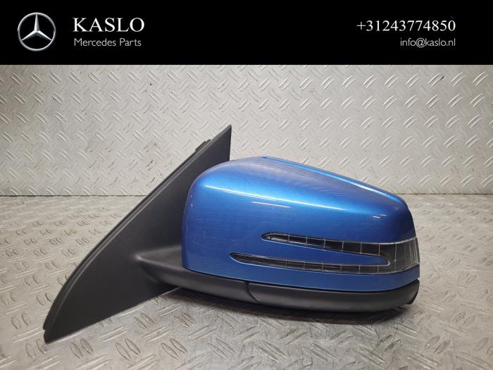 Wing mirror, left from a Mercedes-Benz A (W176) 1.5 A-180 CDI, A-180d 16V 2014