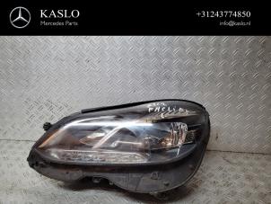 Used Headlight, left Mercedes E (W212) E-220 CDI 16V BlueEfficiency Price € 600,00 Margin scheme offered by kaslo auto parts