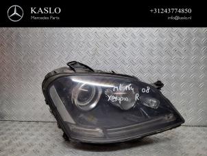 Used Headlight, right Mercedes ML II (164/4JG) 3.0 ML-320 CDI 4-Matic V6 24V Price € 400,00 Margin scheme offered by kaslo auto parts