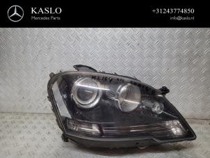 Used Headlight, right Mercedes ML II (164/4JG) 3.0 ML-300 CDI 4-Matic V6 24V Price € 600,00 Margin scheme offered by kaslo auto parts