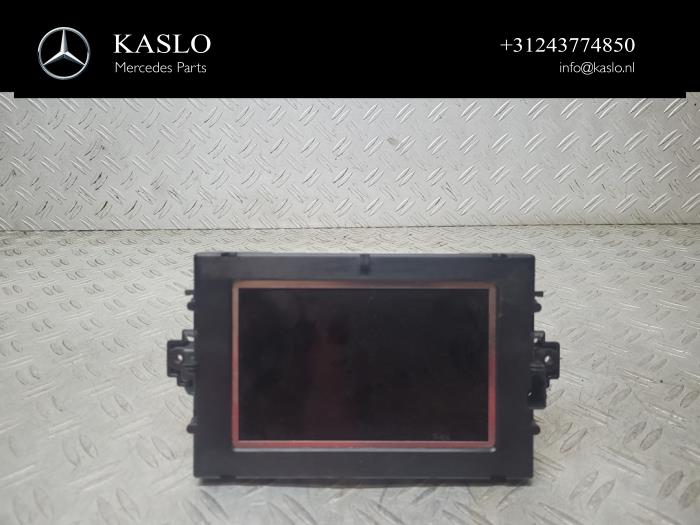 Begagnade Innerdisplay Mercedes C (C204) 1.8 C-180 CGI 16V BlueEfficiency Pris € 50,00 Marginaltabell erbjuds av kaslo auto parts