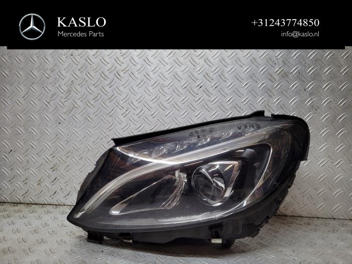 Używane Reflektor lewy Mercedes C (W205) C-220 2.2 CDI BlueTEC, C-220 d 16V Cena € 500,00 Procedura marży oferowane przez kaslo auto parts