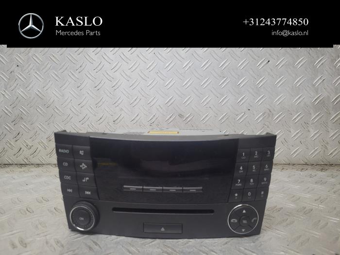 Używane Panel obslugi radia Mercedes CLS (C219) 350 3.5 V6 18V Cena € 150,00 Procedura marży oferowane przez kaslo auto parts