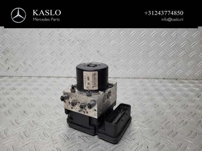 Begagnade ABS-pump Mercedes C (W204) 3.0 C-350 CDI V6 24V Pris € 50,00 Marginaltabell erbjuds av kaslo auto parts