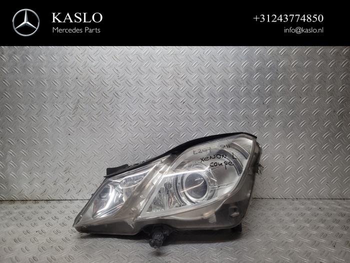 Headlight, left from a Mercedes-Benz E (C207) E-250 CDI 16V 2011