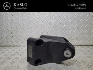 Used Engine mount Mercedes E (W213) E-300d 2.0 Turbo 16V Price € 50,00 Margin scheme offered by kaslo auto parts