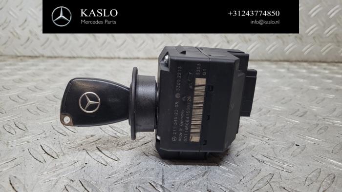 Ignition lock + computer from a Mercedes-Benz CLS (C219) 500 5.0 V8 24V 2005