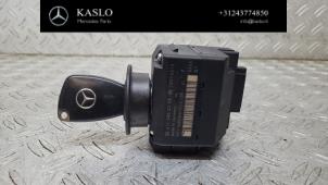 Ignition lock + computer from a Mercedes-Benz CLS (C219) 500 5.0 V8 24V 2005