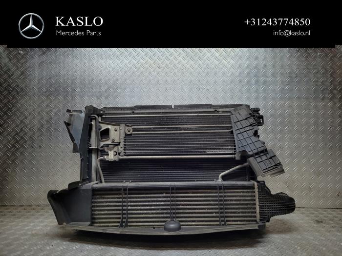 Usagé Intercooler Mercedes E (C207) E-350 CDI V6 24V Prix € 50,00 Règlement à la marge proposé par kaslo auto parts