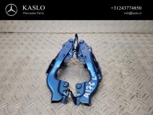 Used Bonnet Hinge Mercedes A (W176) 2.2 A-220 CDI 16V Price € 100,00 Margin scheme offered by kaslo auto parts